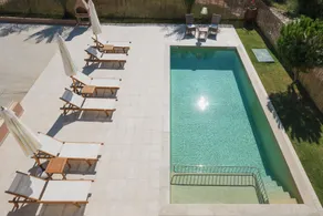 Private Pool Luxurious Villa with Parking & BBQ - Image 2