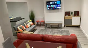 Beautiful 5Bedroom Hse-Contractor/Family/Corporate - Image 2