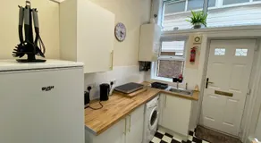 Well-appointed apartment in New Brighton - Image 2
