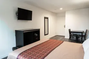 Maywood Inn - Image 2