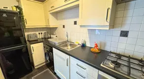 Spacious Beautiful London 2 Bedroom Apartment - 2 Bathrooms - Image 4