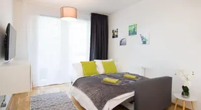Deluxe City Apartment with balcony! Free Garage Parking included! - Image 2