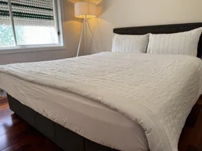 Brand new bedroom next to train station - Image 4