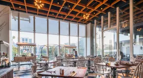 Luminor Hotel Jemursari By WH with The Best Breakfast in Town and Located Near Surabaya Industrial Estate Rungkut SIER - Image 2
