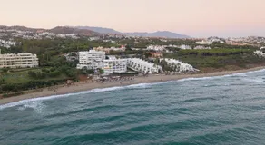 Luna Beach - Image 3