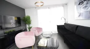 Z-32 Luxury Boutique Apartment - Image 2