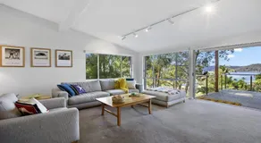 Bouddi Bush Retreat with Bay Views - Image 2