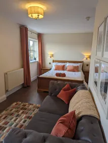Three Horseshoes Inn - Image 2