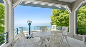 Experience luxury at Lakefront Villa - Image 4