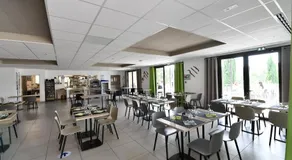 Campingplatz Domaine du Cros d'Auzon - Premium-Mobilheim mit 4 Zimmern, 6/7 Personen, Klimaanlage TV - Image 3