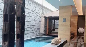 Orient Luxury Villa Motel - Image 3