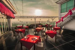 King's Hotel Nagoya Batam - Image 2