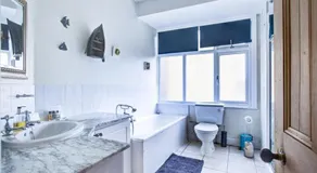 Entire studio with private parking and balcony - Image 2
