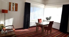SuyderSee Hotel - Image 2