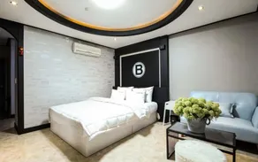 Business Hotel - Image 3