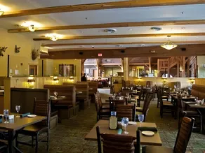 Hope Lake Lodge & Indoor Waterpark - Image 3