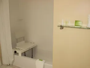 Quality Inn Kilmarnock - Image 4