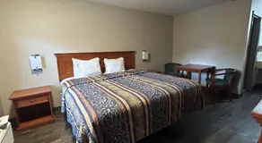 Lodge Inn Extended Stay - Image 3