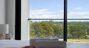 4BR Spacious Townhouse in Box Hill - Image 4