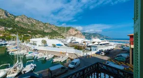 Best Beaulieu Location, Stylish Port View - Image 4