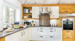 Pear Tree Cottage - Image 4
