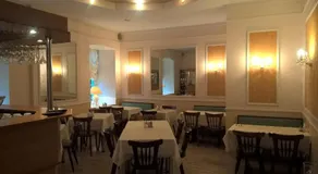 Central Hotel - Image 3