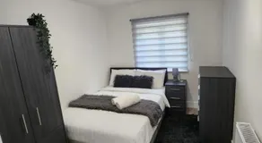Ensuite deluxe home - Image 2