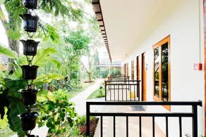 The Cozy Hotel - Image 2