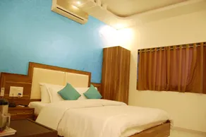 Hotel Golden Berry - Image 2