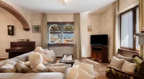 Merveilleux appartement de vacances entièrement équipé avec terrasse et internet haut débit | Vue ville | Avec animaux bienvenus - Image 2