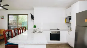 Perfect Location 4BR Home Warana - 200m to Beach! - Image 5