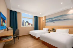 Huayue Premium Hotel - Image 5