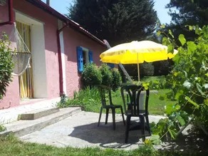 Your pink house with blue shutters - Image 4