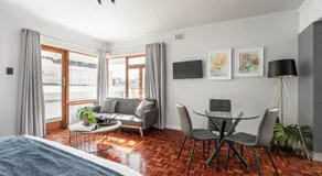 Camborne Holiday Apartments - Image 2