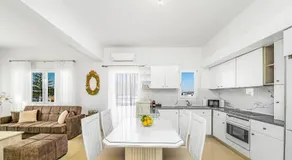 Maela Luxury Suite - Image 5