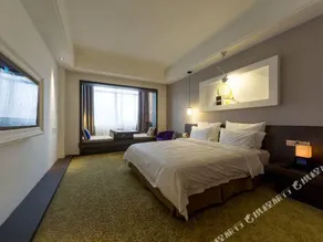Man buGarden Hotel - Image 3
