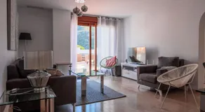 Voll ausgestattetes Apartment mit Pool und Terrasse | Bergblick | Perfekt für die Arbeit von Zuhause - Image 3