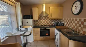 Cosy Stays Daybrook - Image 3