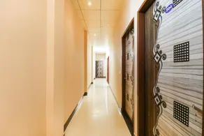 OYO 49824 Dhingra Guest House - Image 2