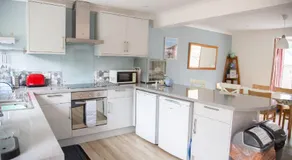 Cnapan Guest House, Newport Pembrokeshire - Image 2