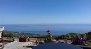 Enastron Guesthouse - Image 3