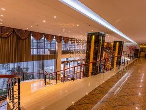 Grammy Hotel - Image 2