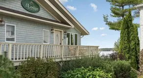 Pet friendly waterfront condo - Image 3