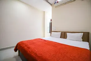 Hotel Holiday Inn - Image 5