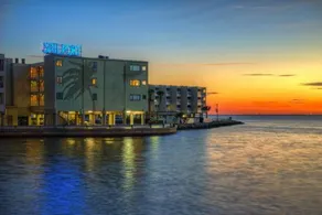 410-Gorgeous Views, Waterfront, WIFI, Pool and close to BUCS Stadium - Image 4