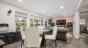4 BR. 2 BAINS, 15 MINS DE JONES BEACH, 8 MINS DE RIVIERA, MARCHE POUR S'ENTRAÎNER À NYC - Image 2