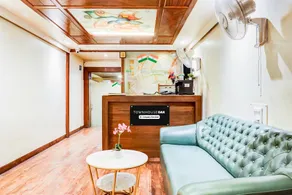Super Townhouse Oak Viman Nagar Downtown Formerly Hotel Cilantro - Image 2