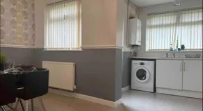 Charming 2-Bedroom in Warrington - Sleeps 5 - Image 5