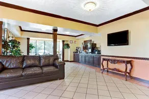 Super 8 by Wyndham Jackson/Ridgeland - Image 2