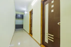 OYO 45953 Hotel Sunshine Residency - Image 4